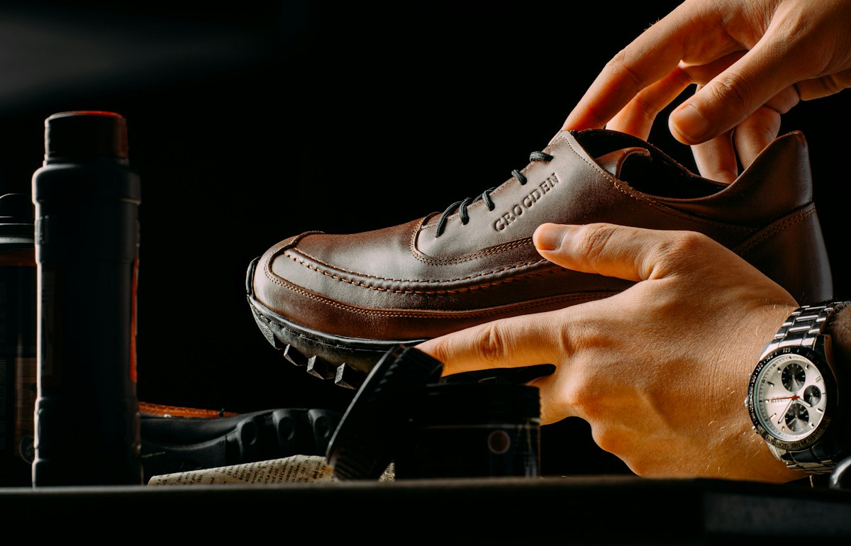 how to clean suede shoes