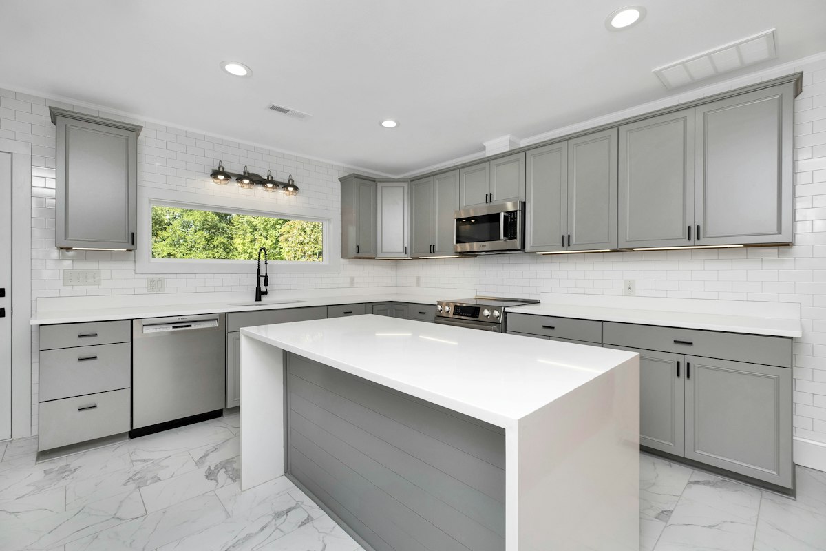 how to paint cabinets