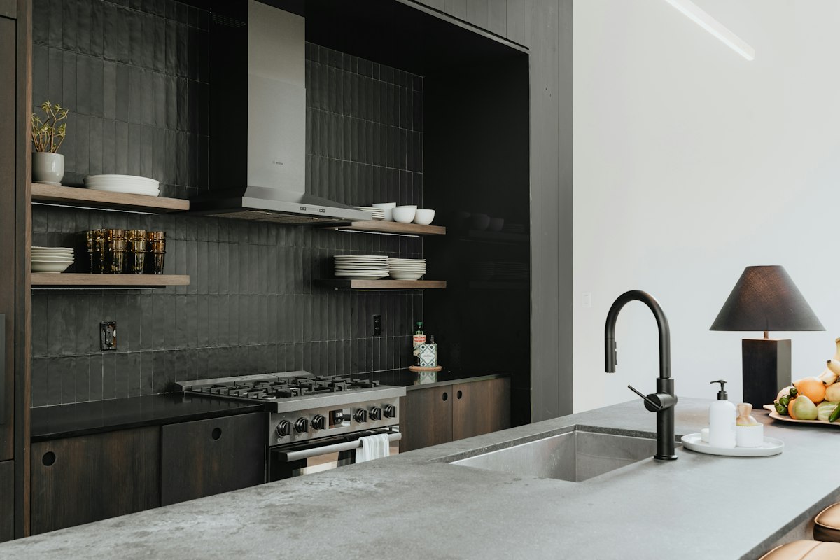 kitchen countertop backsplash pairing